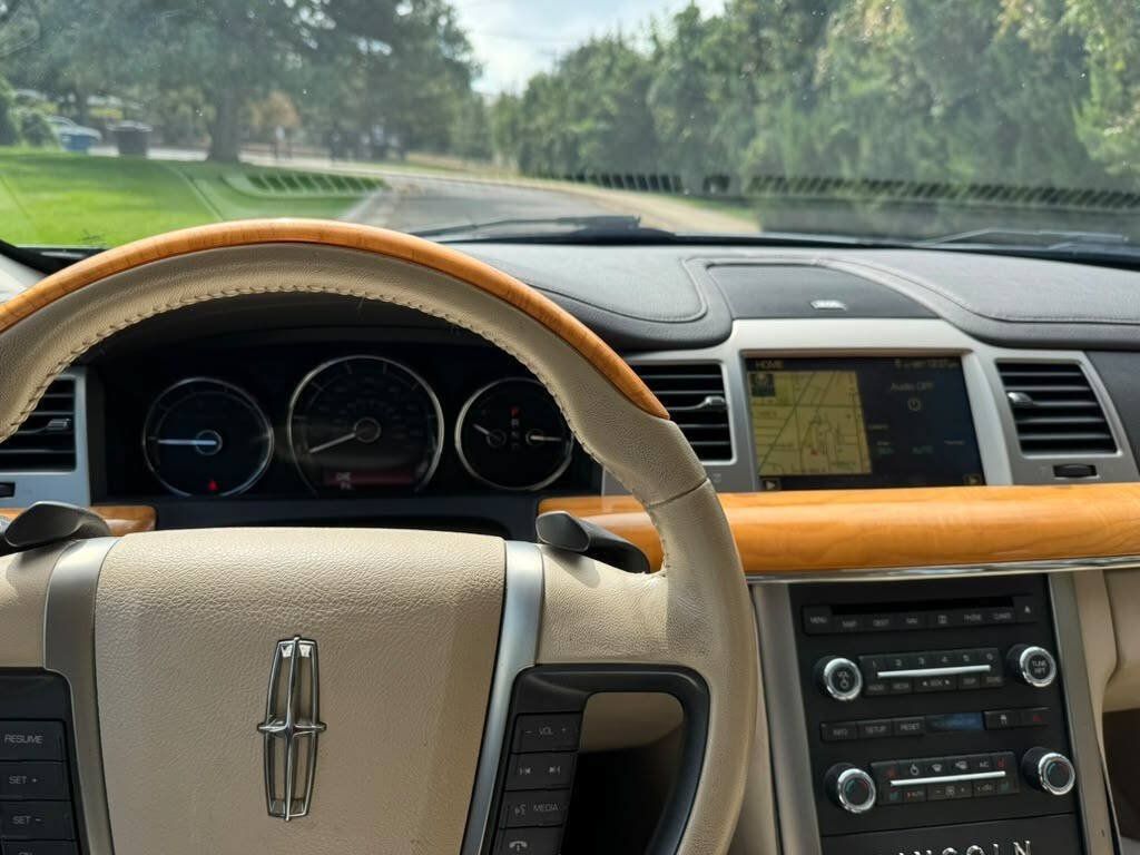 Used 2010 Lincoln MKS AWD image 11