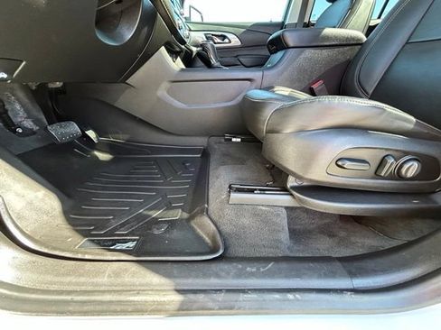 Used 2020 Chevrolet Traverse RS AWD/4WD image 32