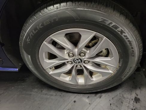 Used 2022 Toyota Sienna LE image 10