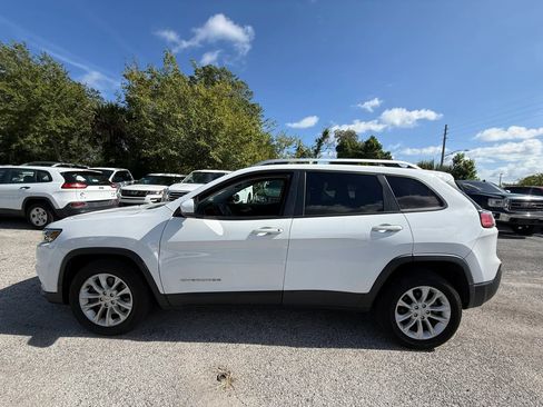 Used 2021 Jeep Cherokee Latitude FWD image 4