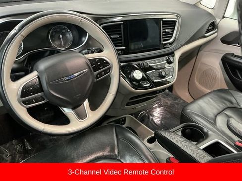 Used 2017 Chrysler Pacifica Limited w/ UConnect Theater Package image 30
