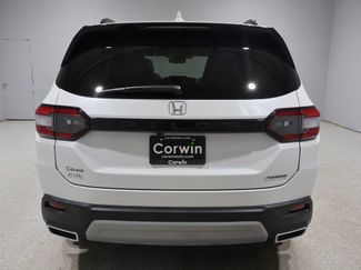 Used 2025 Honda Pilot Touring video 3