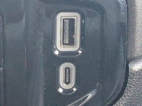 Used 2025 GMC Sierra 1500 SLT image 22