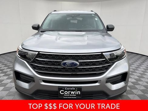 Used 2024 Ford Explorer XLT AWD/4WD image 2