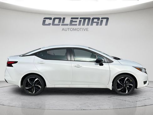 New 2025 Nissan Versa SR w/ Trunk Package image 4