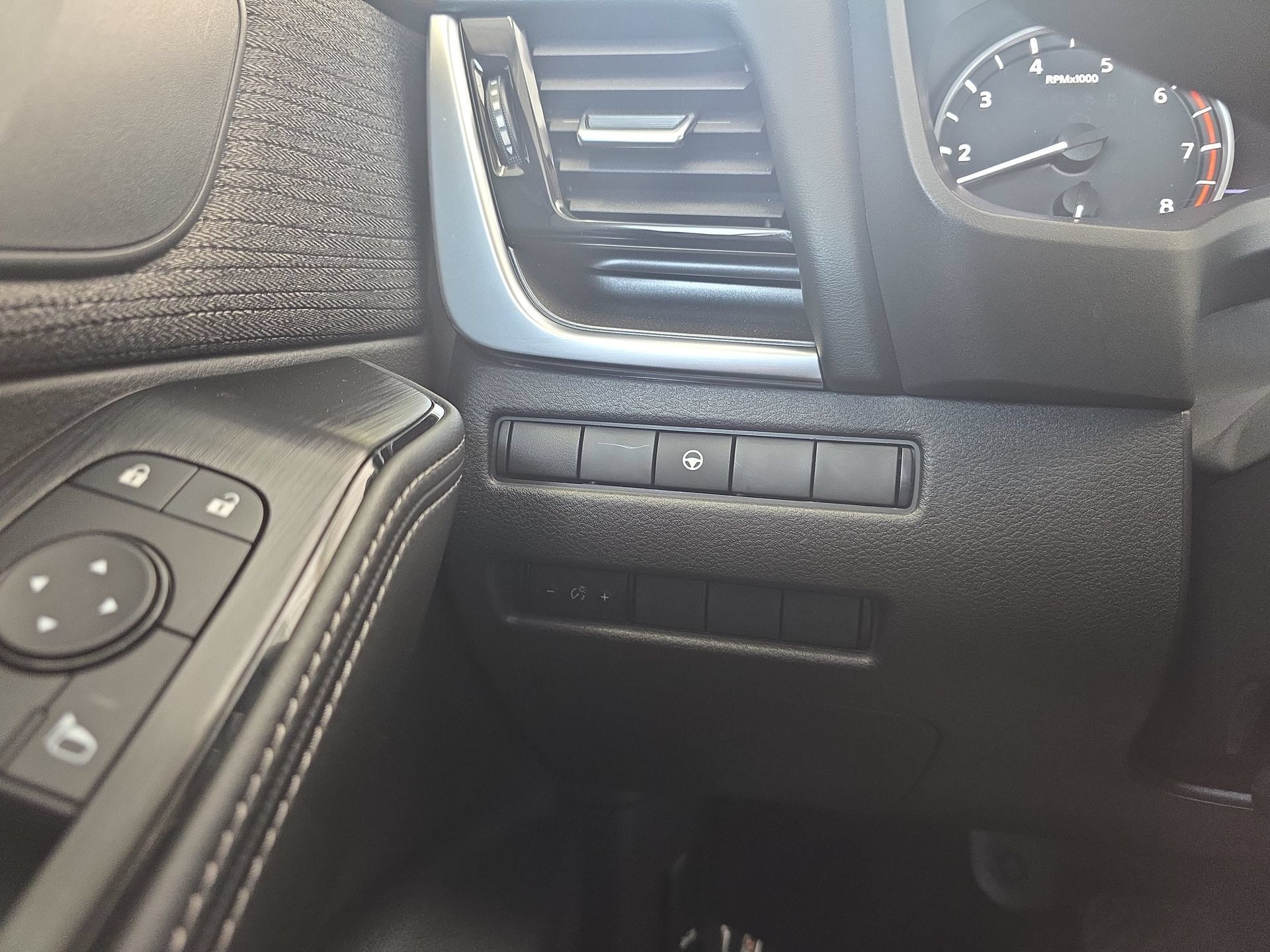 Used 2023 Nissan Rogue SV FWD image 20