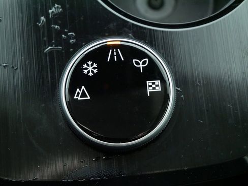 Used 2023 Nissan Rogue S image 26