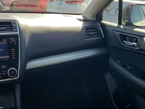 Used 2018 Subaru Outback 2.5i Premium image 17