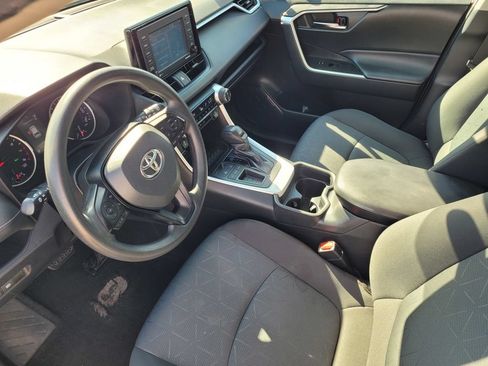 Used 2021 Toyota RAV4 XLE FWD image 9