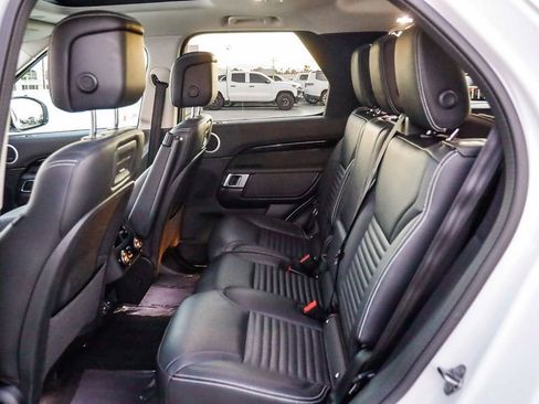 Used 2024 Land Rover Discovery S image 20