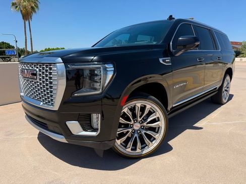 Used 2021 GMC Yukon XL Denali w/ Denali Premium Package AWD/4WD image 1