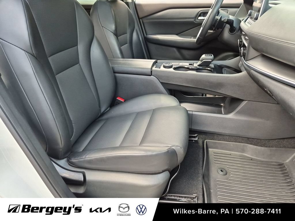 Used 2023 Nissan Rogue SV w/ SV Premium B Package AWD/4WD image 27