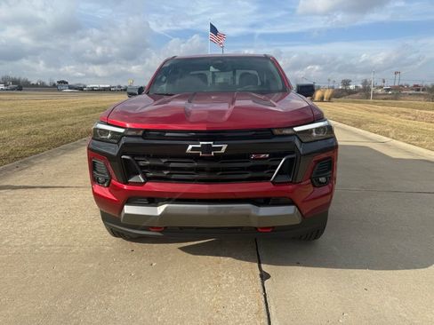 Used 2026 Chevrolet Colorado Z71 w/ Technology Package AWD/4WD image 3