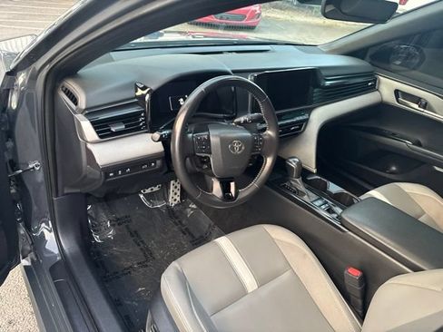 Used 2025 Toyota Camry SE w/ Convenience Package FWD image 11