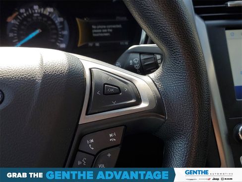Used 2020 Ford Fusion SE image 16