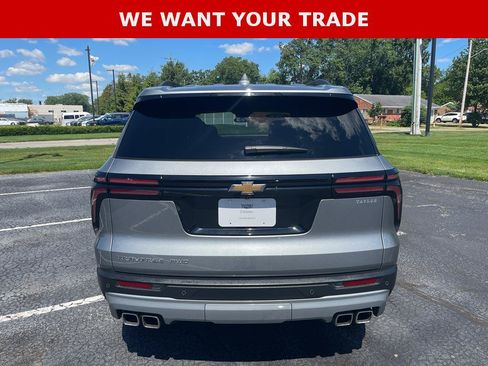 Used 2026 Chevrolet Traverse LT AWD/4WD image 9