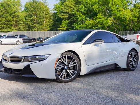 Used 2017 BMW i8 AWD/4WD image 2