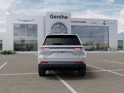 New 2026 Jeep Grand Cherokee Altitude AWD/4WD image 7