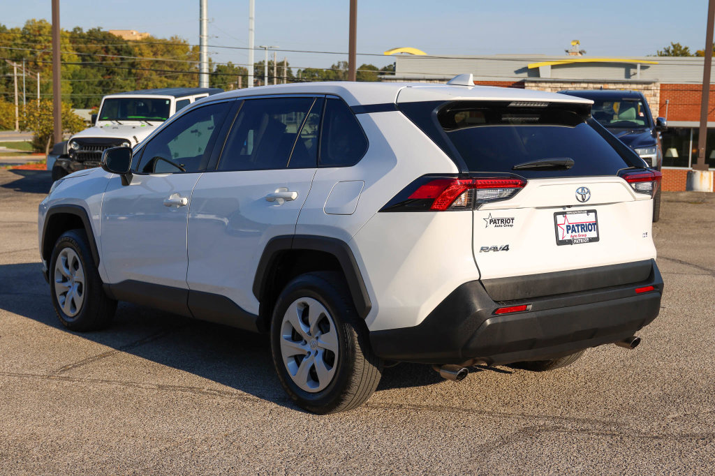 Used 2025 Toyota RAV4 LE FWD image 5