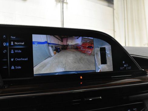 Certified 2023 Cadillac Escalade ESV Premium Luxury AWD/4WD image 18