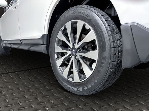 Used 2017 Subaru Outback 2.5i Limited image 23