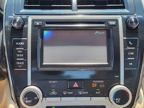 Used 2013 Toyota Camry LE FWD image 30