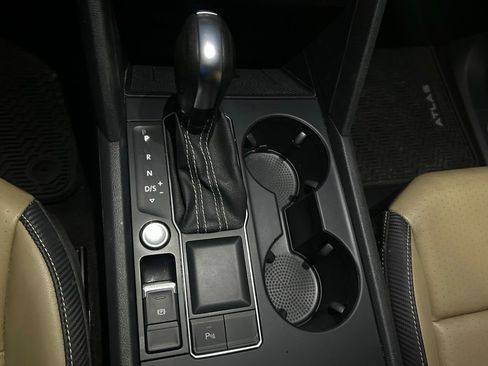 Used 2021 Volkswagen Atlas Cross Sport SE w/ Panoramic Sunroof Package image 56