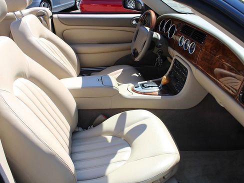 Used 2004 Jaguar XK8 Convertible image 35