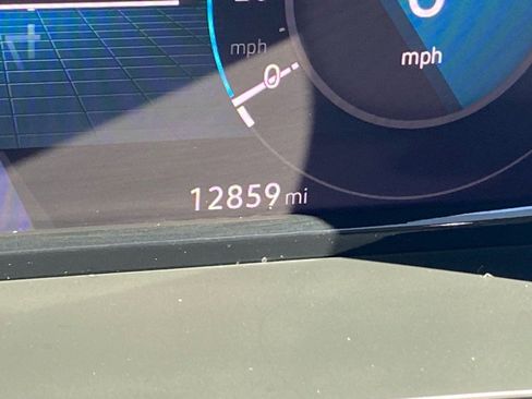 Certified 2025 Volkswagen Atlas SE image 13