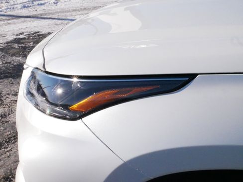 Certified 2026 Toyota Highlander XLE image 16