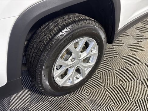 Certified 2023 Jeep Grand Cherokee L Limited w/ Trailer Tow Group (B) image 7