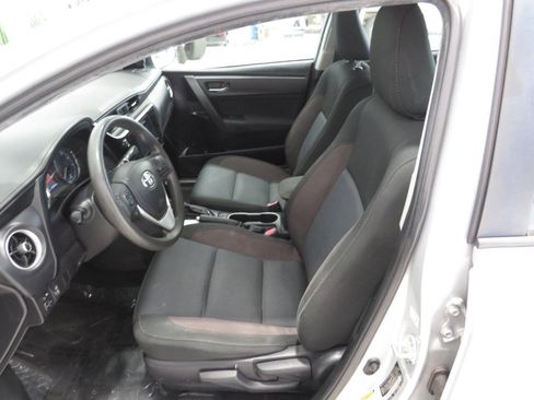 Used 2019 Toyota Corolla LE FWD image 13
