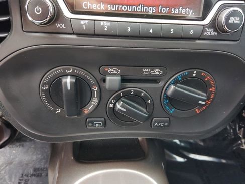Used 2015 Nissan Juke S AWD/4WD image 16
