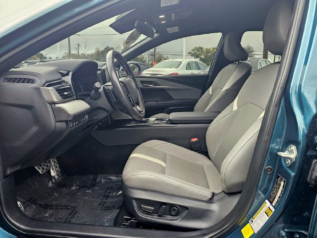 Used 2025 Toyota Camry SE FWD image 17