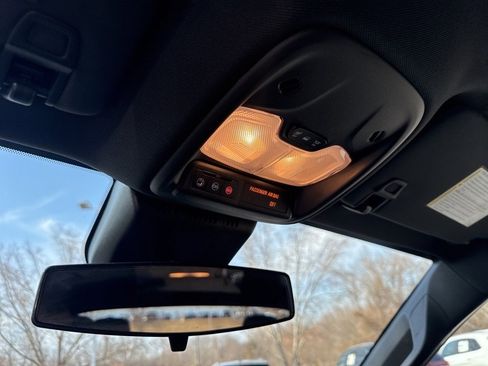 Used 2024 Chevrolet Colorado LT image 19