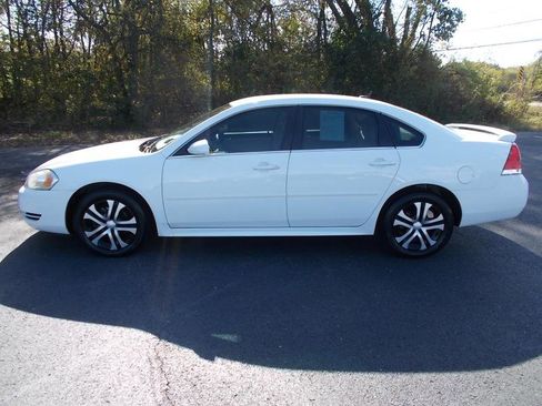 Used 2011 Chevrolet Impala LS image 3