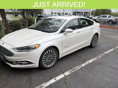 Certified 2017 Ford Fusion SE w/ Equipment Group 602A FWD image 1