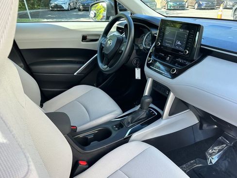 Used 2022 Toyota Corolla Cross L AWD/4WD image 12