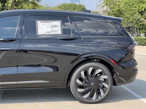 New 2025 Lincoln Nautilus Reserve w/ Jet Appearance Package image 6