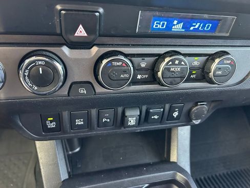 Used 2022 Toyota Tacoma TRD Off-Road w/ Technology Package AWD/4WD image 26