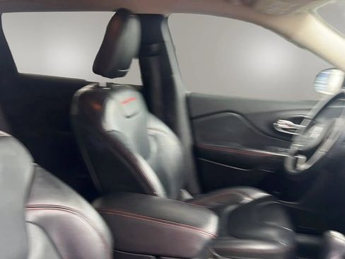 Used 2015 Jeep Cherokee Trailhawk w/ Comfort/Convenience Group image 33