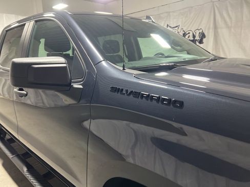 Used 2023 Chevrolet Silverado 1500 Custom image 9
