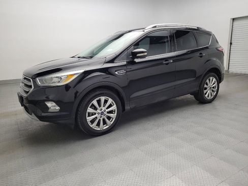 Used 2017 Ford Escape Titanium image 2