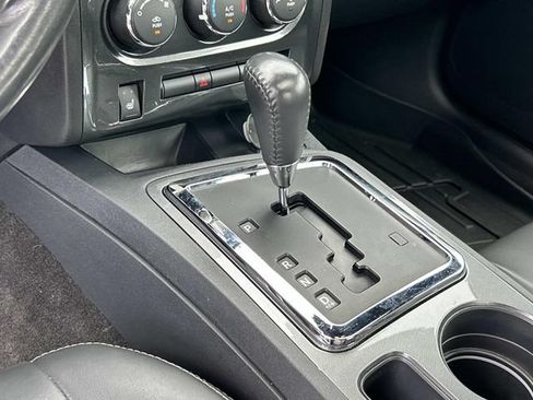 Used 2010 Dodge Challenger R/T RWD image 18