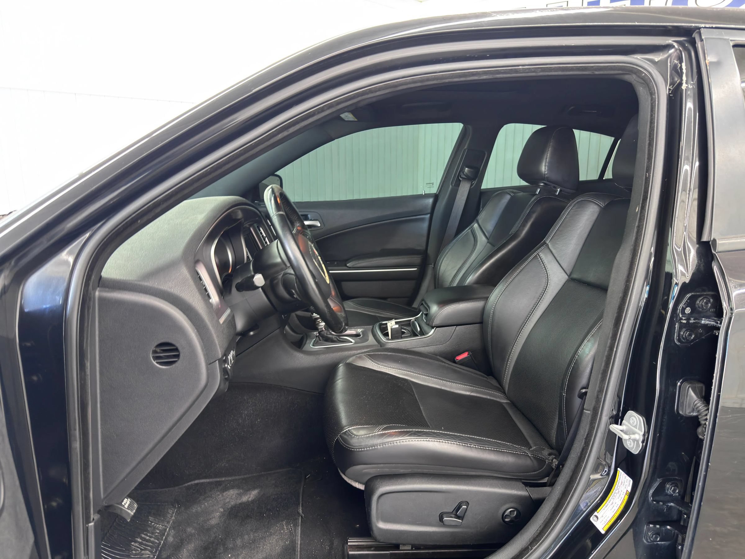 Used 2019 Dodge Charger SXT w/ Leather Interior Group RWD image 9