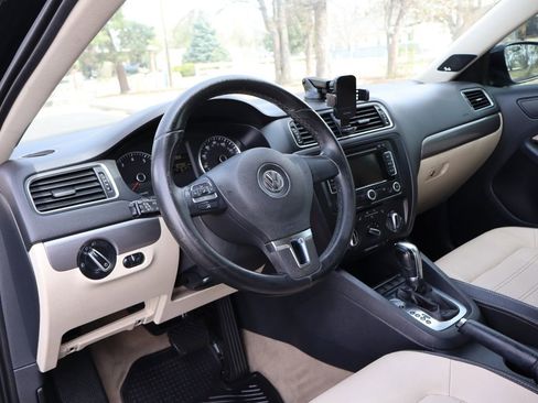 Used 2012 Volkswagen Jetta SEL image 15