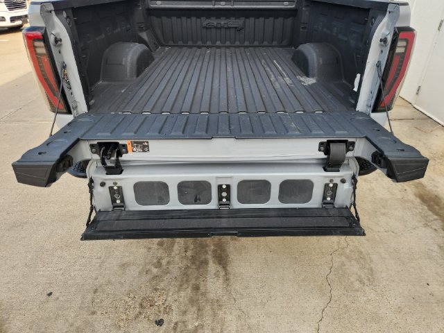 Used 2024 GMC Sierra 2500 AT4 w/ AT4 Premium Plus Package AWD/4WD image 34