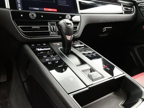 Certified 2023 Porsche Macan S AWD/4WD image 12