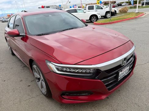 Used 2018 Honda Accord Touring image 8