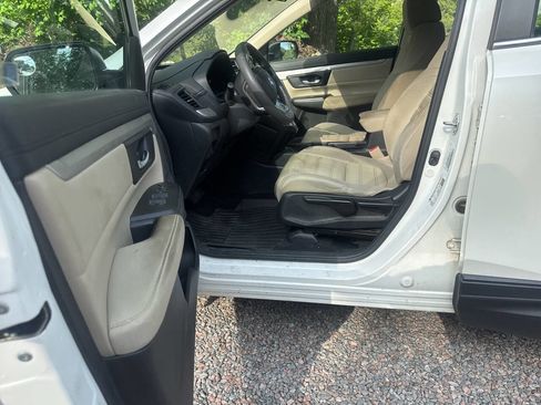 Used 2017 Honda CR-V LX image 18